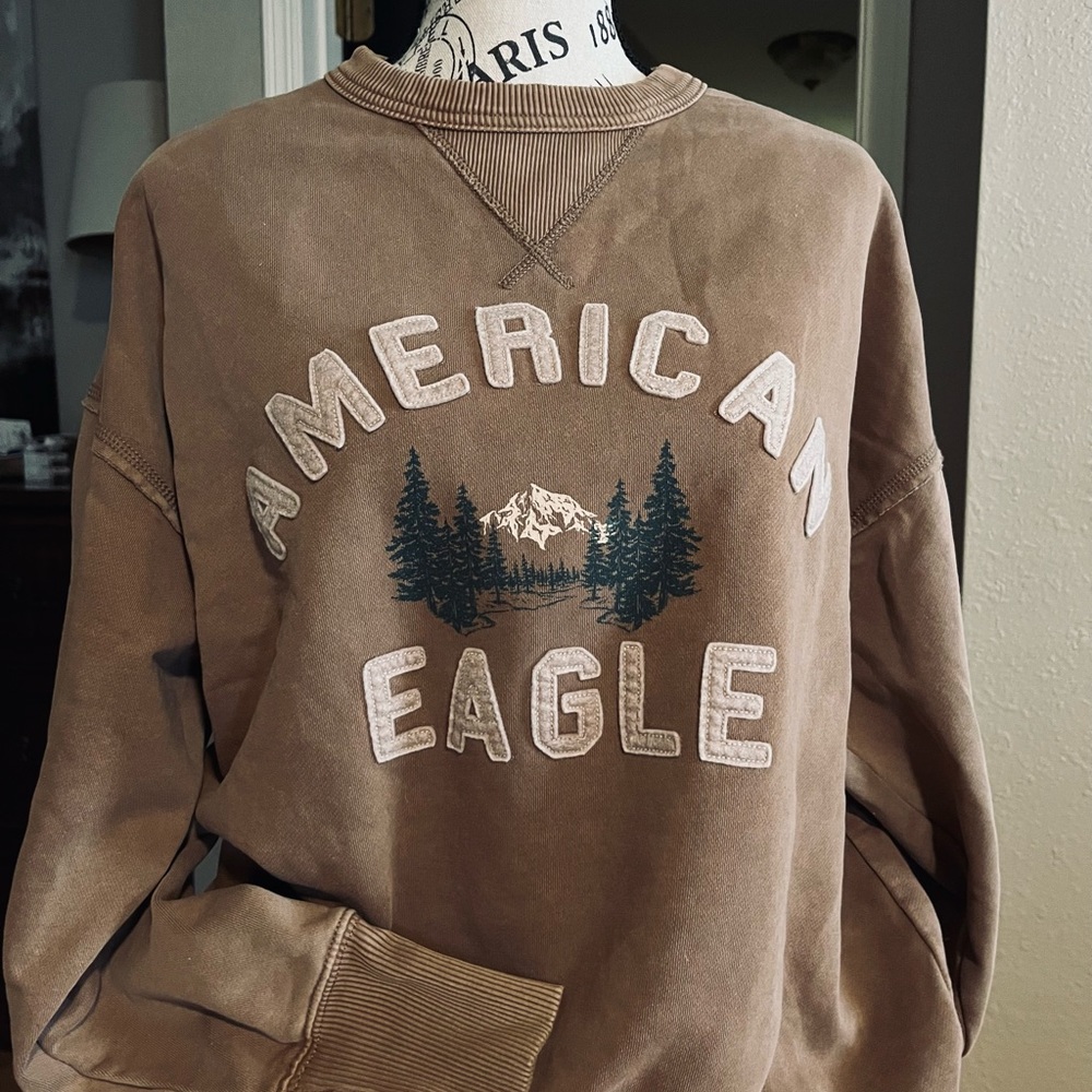 American Eagle sweatshirt
